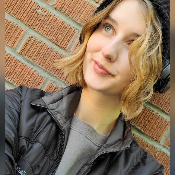 Meet your Posher, Michaela - Picture 3 of 3